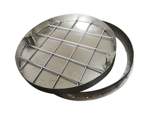 Round welded manhole 